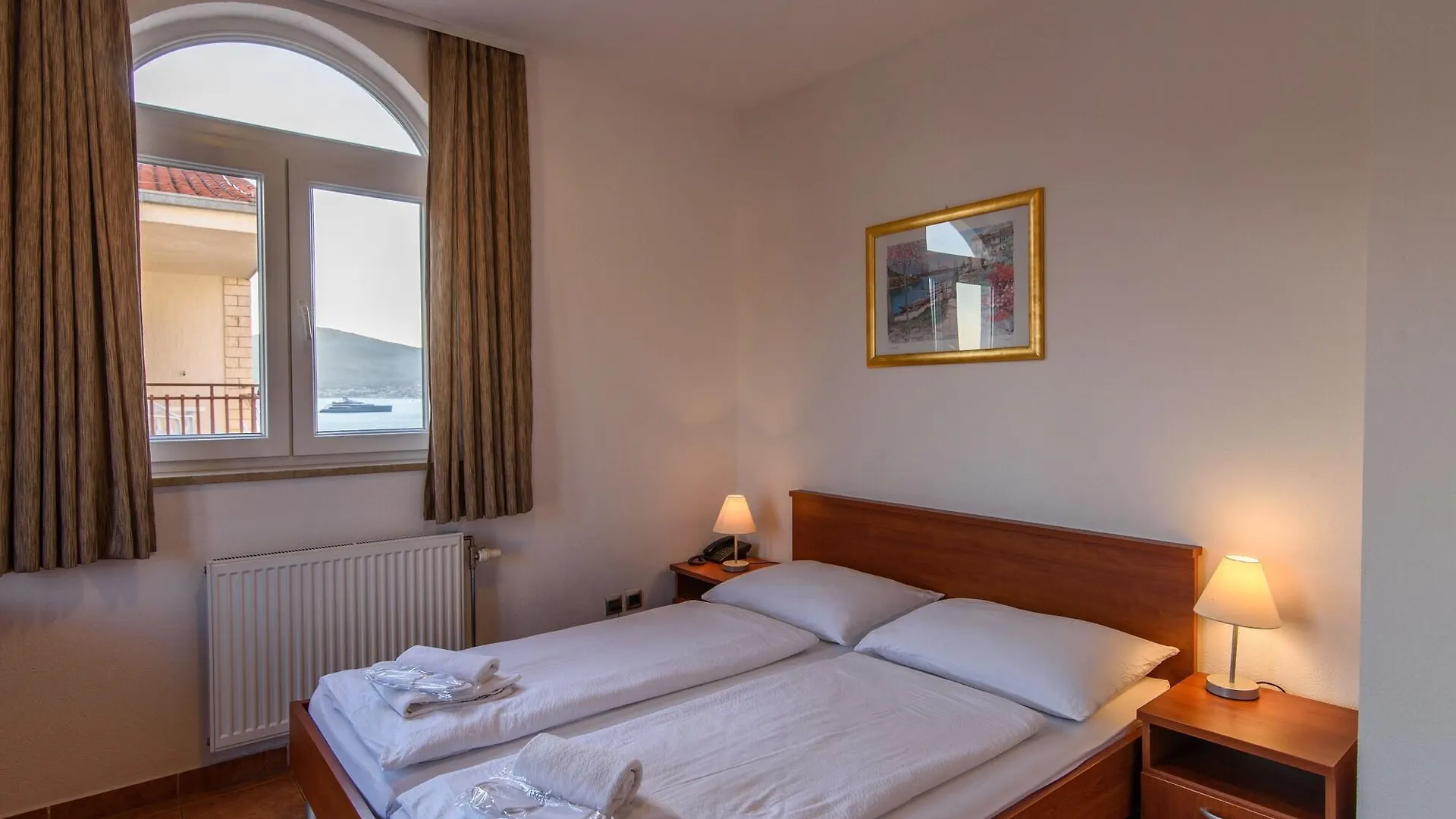 Boutique Hotel B&B Villa Paula Trogir 3*, Okrug Gornji
