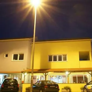 Urnebes Pensión